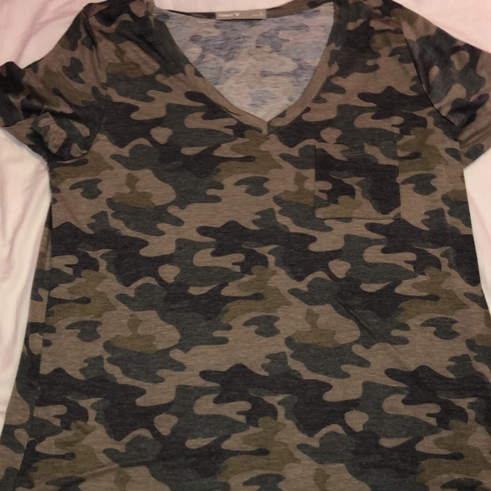 camouflage brand new shirt w/o tags